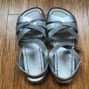 Used excellent condition girls Salt Water sandals